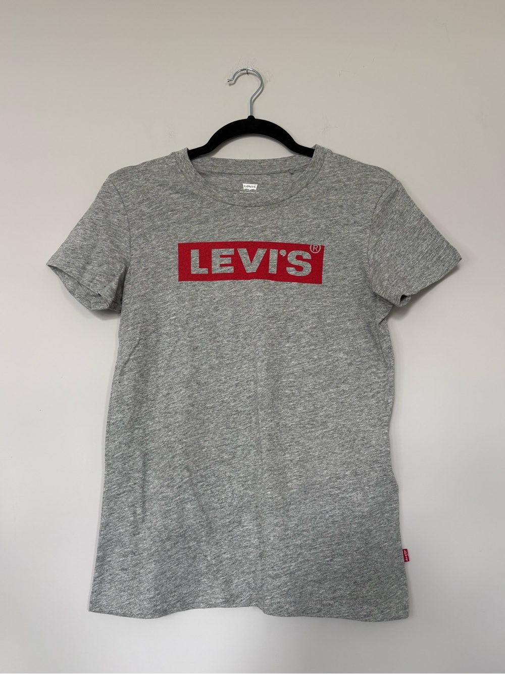 LEVIS Women’s Grey Classic T-Shirt Size XS 100% Cotton Short Sleeve Modern